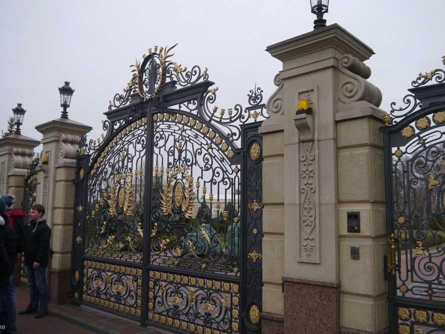 Camerele lui Napoleon Bonaparte erau simple "jucării". LUXUL şi OPULENŢA din casele oamenilor lui Ianokovici 248912