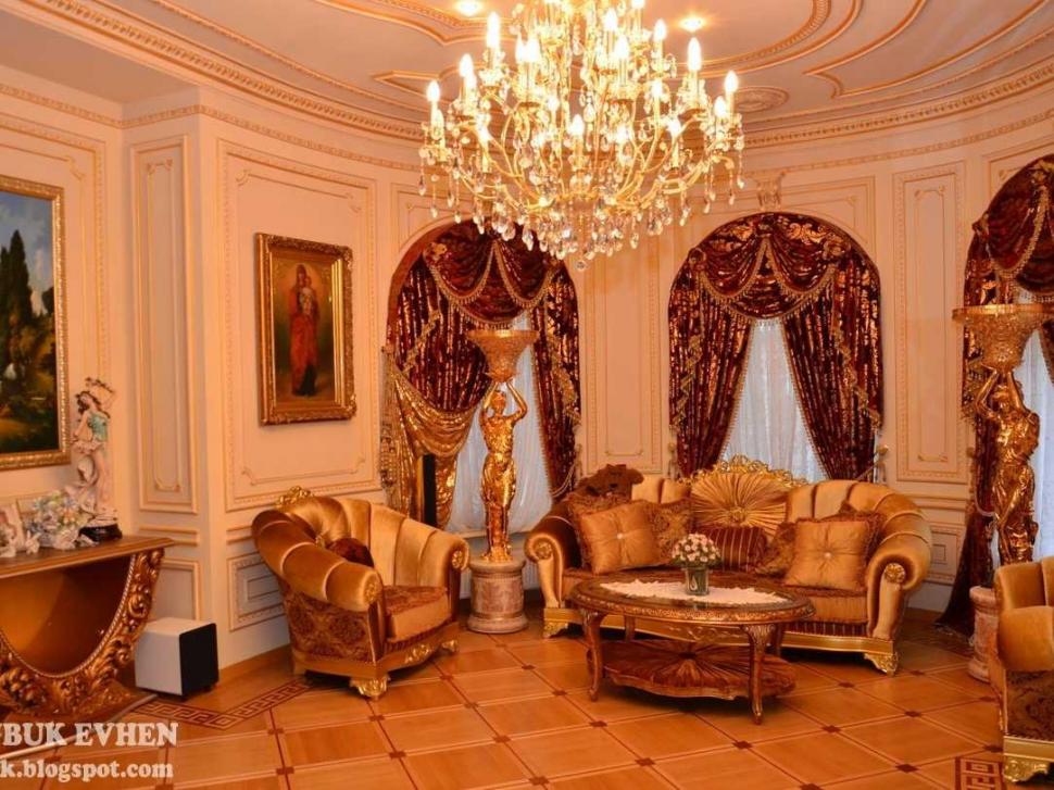 Camerele lui Napoleon Bonaparte erau simple "jucării". LUXUL şi OPULENŢA din casele oamenilor lui Ianokovici 248919