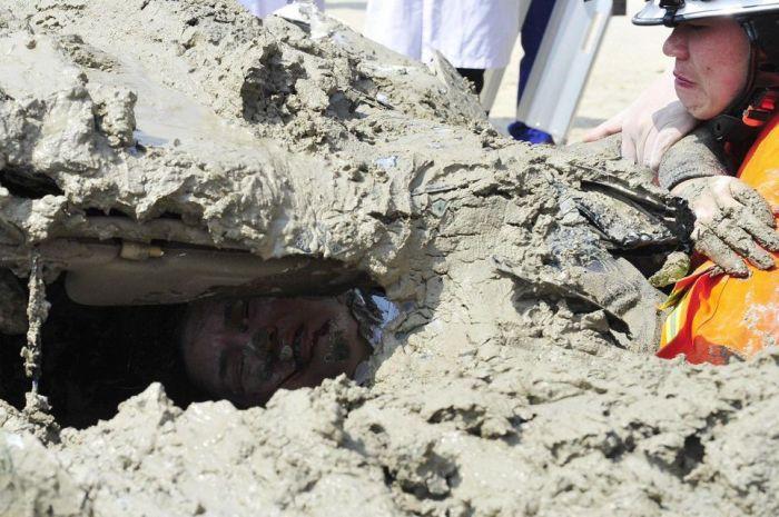 Cum arată femeia care a fost prinsă sub TONE de CIMENT timp de o oră 248887