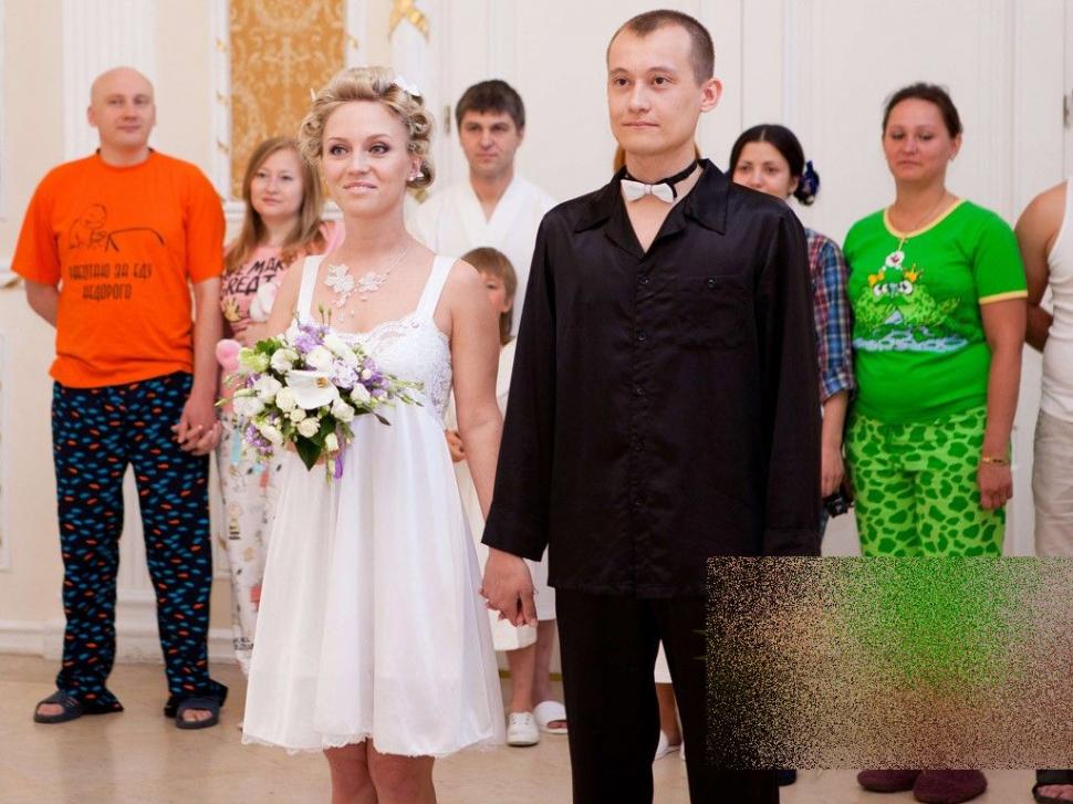 Mireasa asta i-a surprins pe toţi. Cum a venit îmbrăcată la propria nuntă 248852