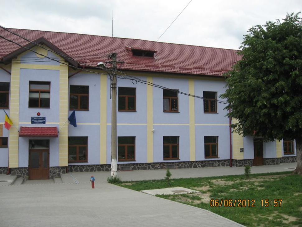 (P) Turnu Roșu: o școală modernă de nota… Regio 248251