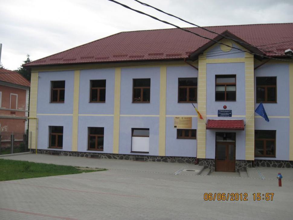 (P) Turnu Roșu: o școală modernă de nota… Regio 248252