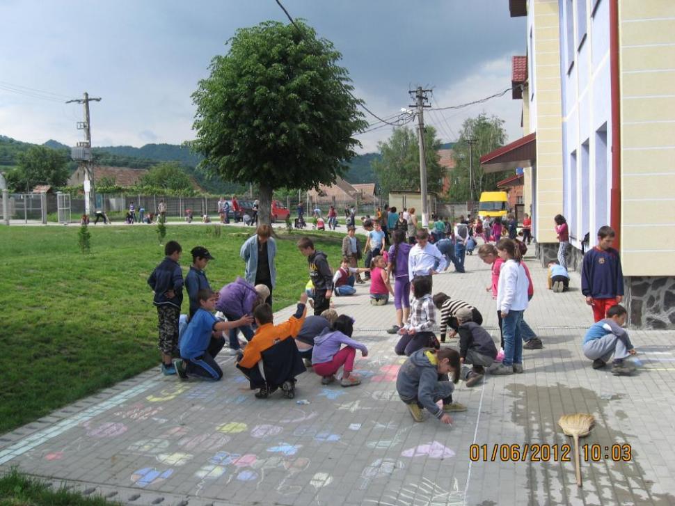 (P) Turnu Roșu: o școală modernă de nota… Regio 248253