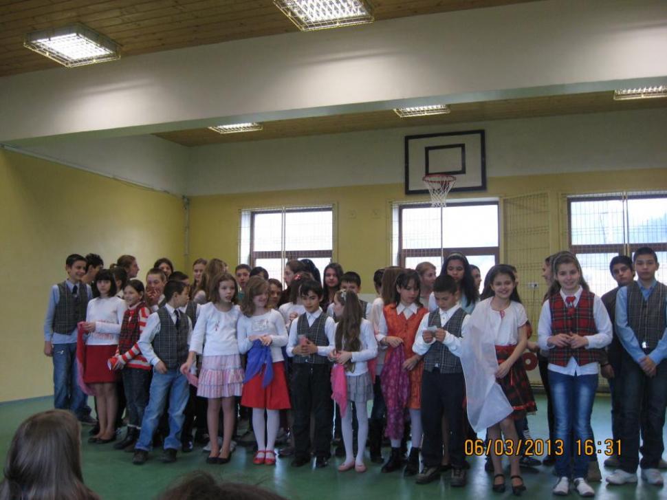 (P) Turnu Roșu: o școală modernă de nota… Regio 248261