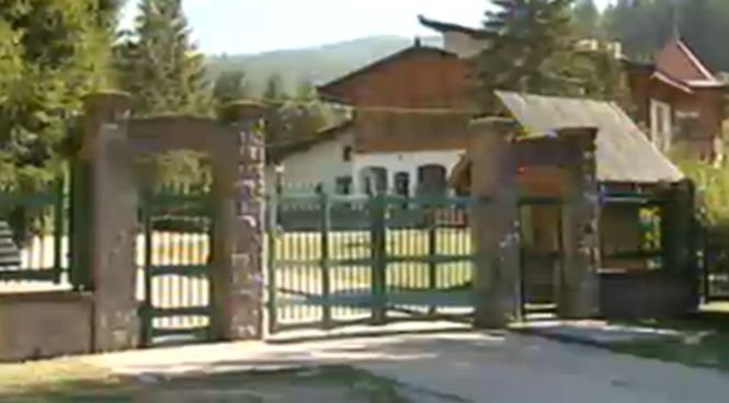PNL i-a făcut cadou lui Băsescu vila de vacanţă din Covasna
