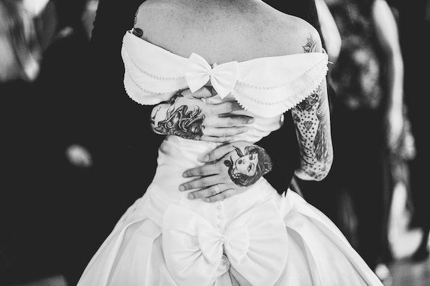 Nimeni din familia miresei n-a ştiut cum arată mirele, până în ziua nunţii. Iată ce surpriză de proporţii au avut 249058