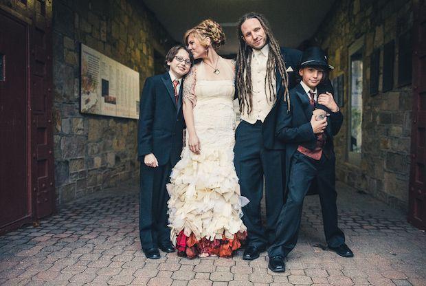 Nimeni din familia miresei n-a ştiut cum arată mirele, până în ziua nunţii. Iată ce surpriză de proporţii au avut 249061