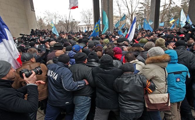 Ucraina are un nou punct nevralgic: Crimeea! Tensiunile dintre ruşi şi tătari escladează