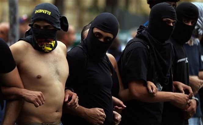 Brazilia. Poliţiştii scot în stradă luptătorii de Jiu-Jitsu pentru a combate protestele anti-&quot;Mondial&quot;