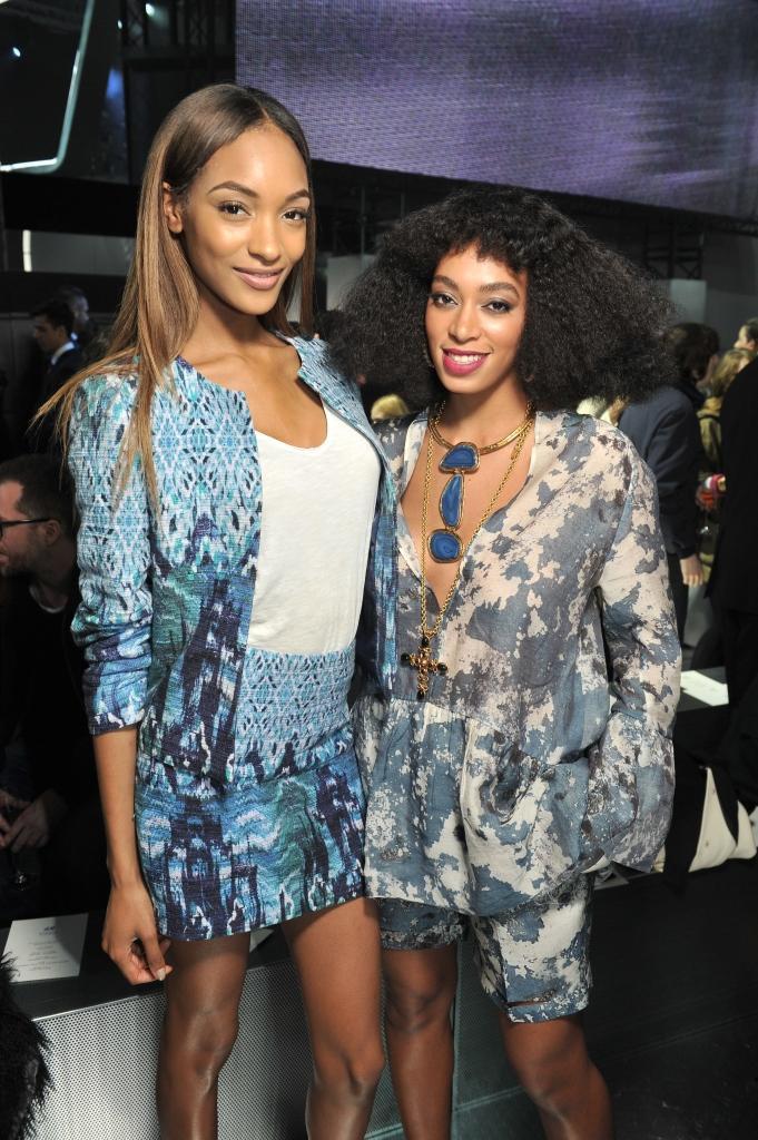 Colecţia H&amp;M Studio propune pentru toamna acestui an eleganța nonşalantă, specific pariziană 249398