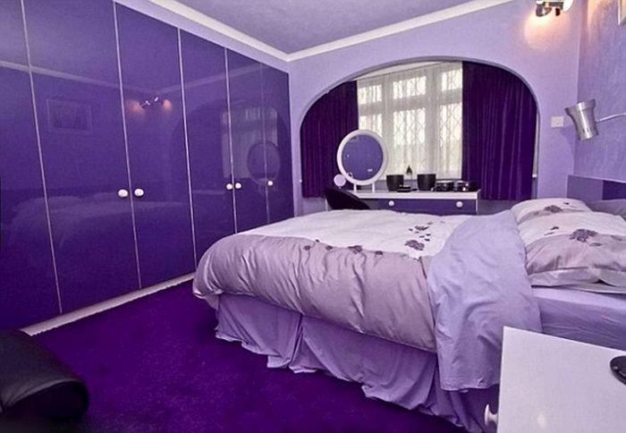 Pare o casă normală pe dinafară, dar când intri, totul se schimbă RADICAL. Cum este decorată locuinţa 249799