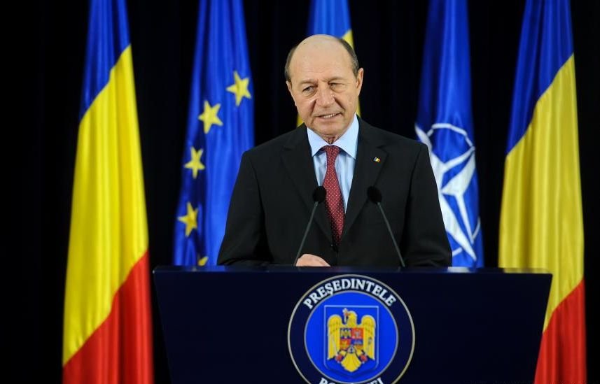 Băsescu: Cea mai rapidă soluţie, asumarea răspunderii pe un nou program de guvernare