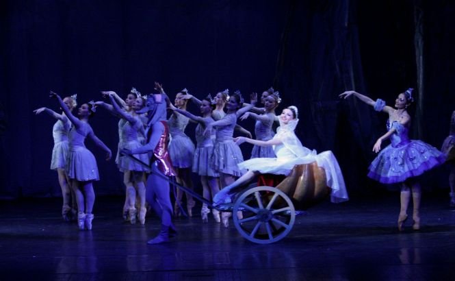  Din 8 Martie, baletul Cenuşăreasa în coregrafia lui Mihai Babuşka revine pe scena Operei Naţionale Bucureşti