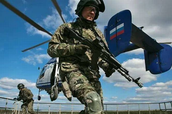 Oficiali ruşi: Rusia poate trimite până la 25.000 de militari în Crimeea, potrivit tratatului cu Ucraina
