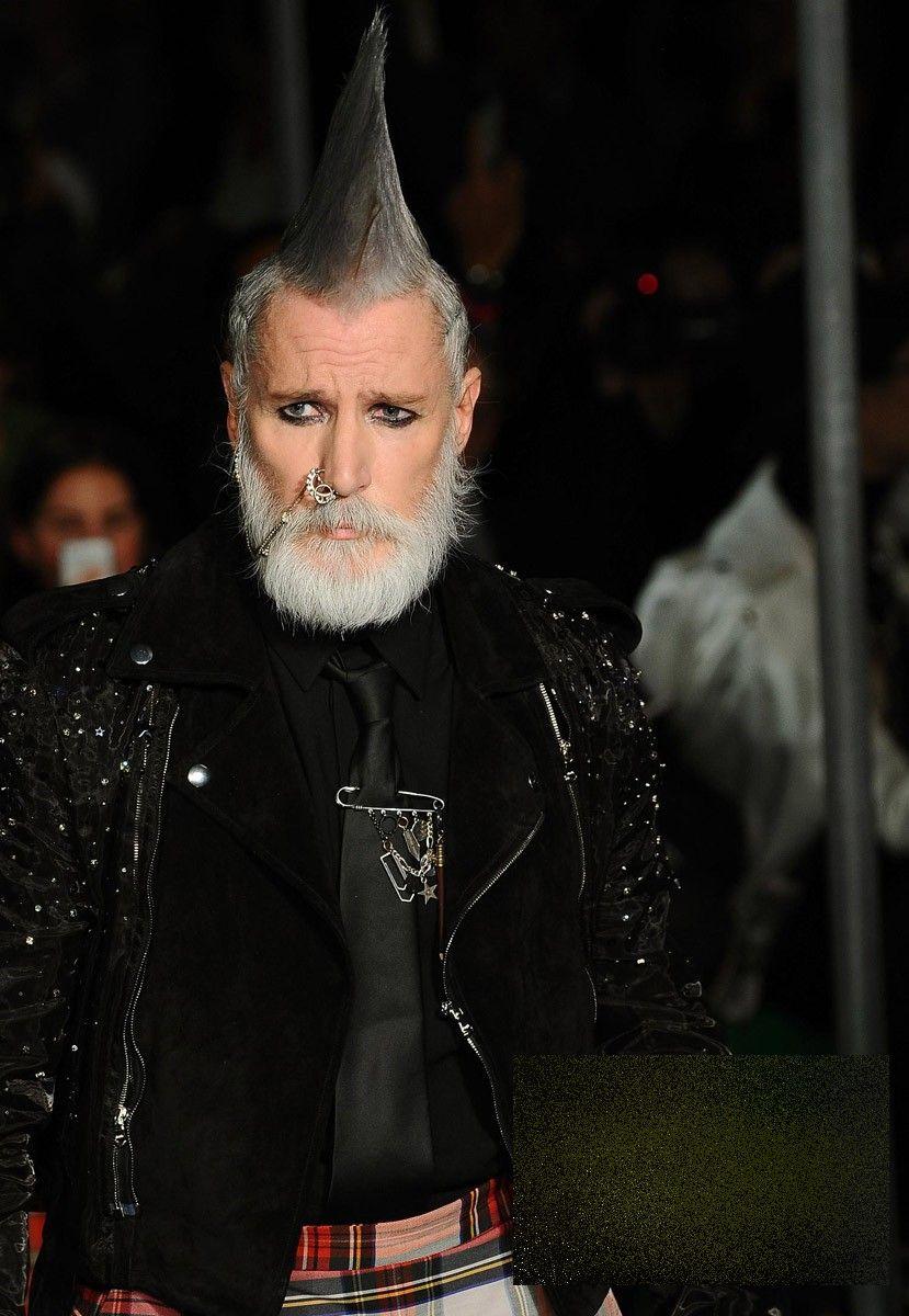 Nu le-a venit să creadă când au văzut cum arată MODELUL care a urcat pe scenă. Jean Paul Gaultier a ŞOCAT, la Paris 250250