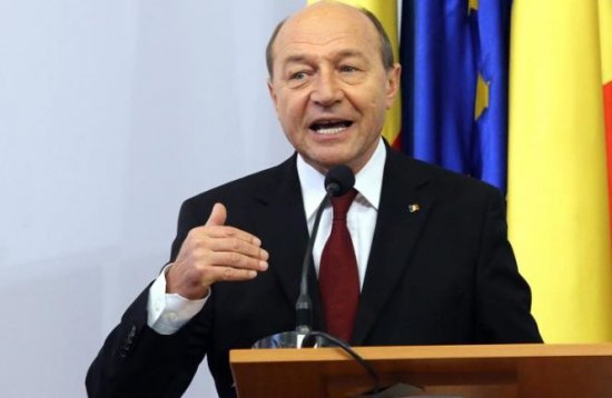 Băsescu: Viitorul preşedinte al Comisiei Europene va fi Michel Barnier sau Jean-Claude Juncker