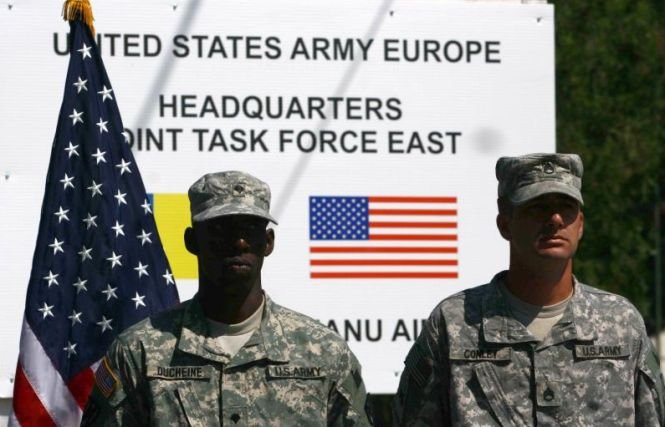 Toate zborurile militare americane care tranzitau prin Kîrgîzstan, transferate la o nouă bază în România