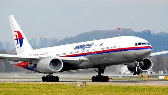 UPDATE: Urme de carburant ce ar putea aparţine aeronavei Malaysia Airlines, reperate în Marea Chinei de Sud