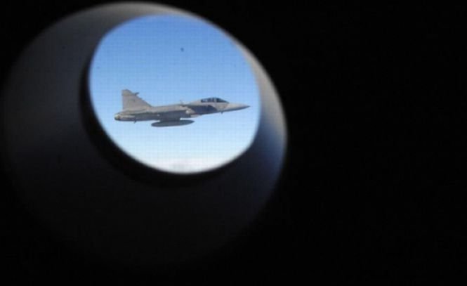 Statele Unite vor trimite 12 avioane F-16 în Polonia