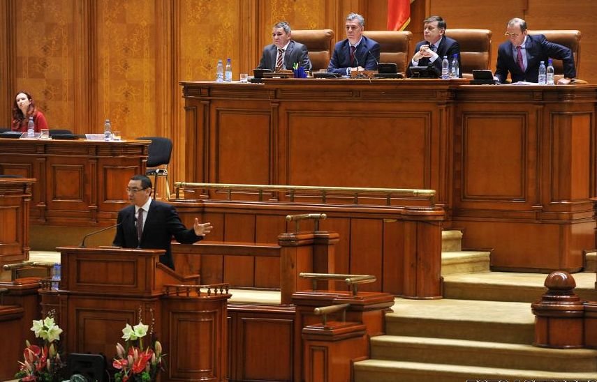 Guvernul Ponta III şi-a angajat răspunderea în plenul reunit al celor două Camere ale Parlamentului