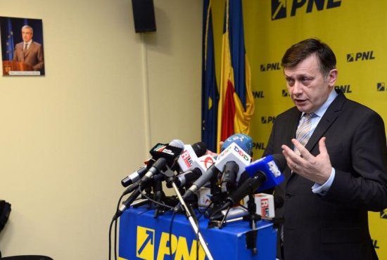 Antonescu: Dacă PNL nu va lua 20% la europarlamentare eu ÎMI DAU DEMISIA