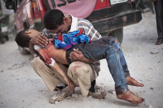 &quot;Privaţi de ajutor, trăind în ruine şi luptând să găsească hrană&quot;. Aproximativ 5,5 milioane de copii sunt afectaţi de războiul din Siria