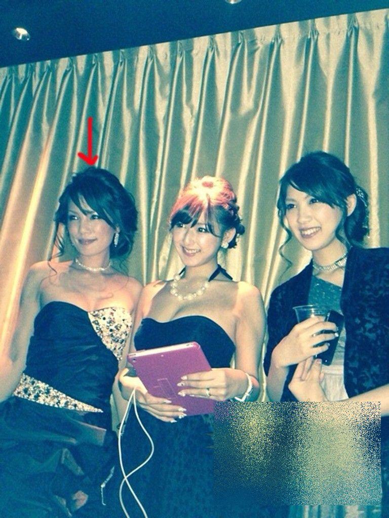 Fotografia care SFIDEAZĂ timpul. Una din aceste tinere are 50 de ani şi este BUNICĂ 251563