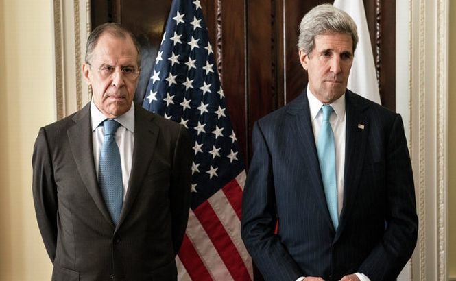 Kerry şi Lavrov poartă ultimele discuţii înainte de referendumul din Crimeea