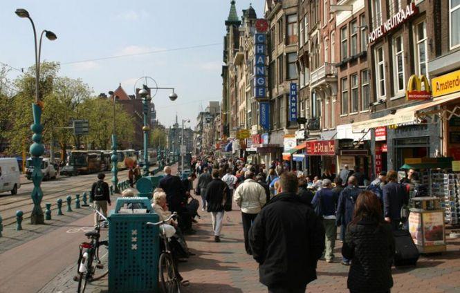 Olanda vrea să reducă numărul imigranţilor est-europeni care primesc ajutoare sociale
