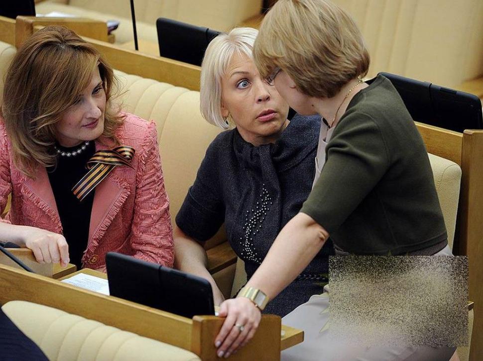 Ce fac PARLAMENTARII când cred că nimeni nu îi vede. "Aşa sunt votate legile la noi" 251834