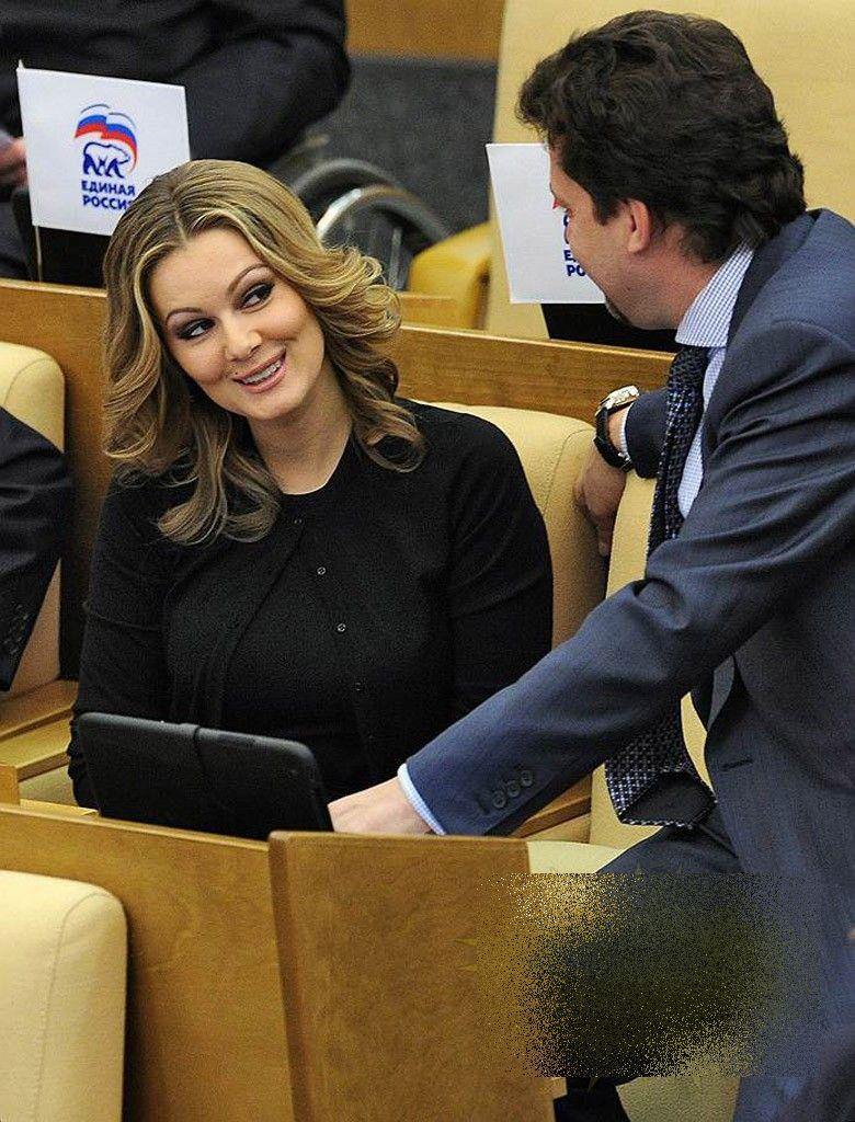 Ce fac PARLAMENTARII când cred că nimeni nu îi vede. "Aşa sunt votate legile la noi" 251839