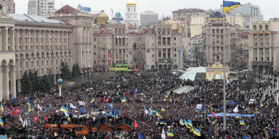 &quot;Nu va mai exista RĂZBOI&quot;. Reacţia Maidanului din Kiev la aflarea rezultatelor referendumului din Crimeea