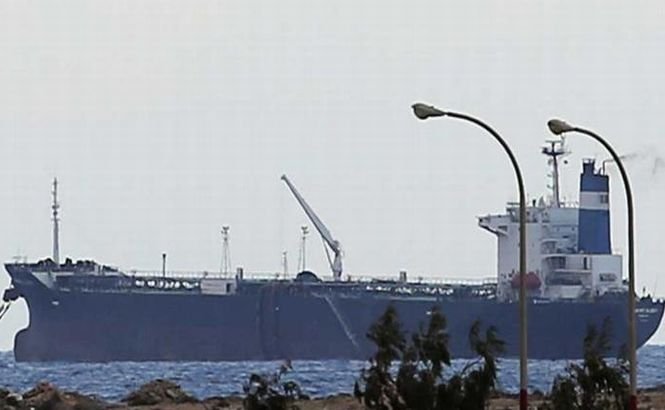 Trupele SEAL au preluat controlul petrolierului furat din Libia