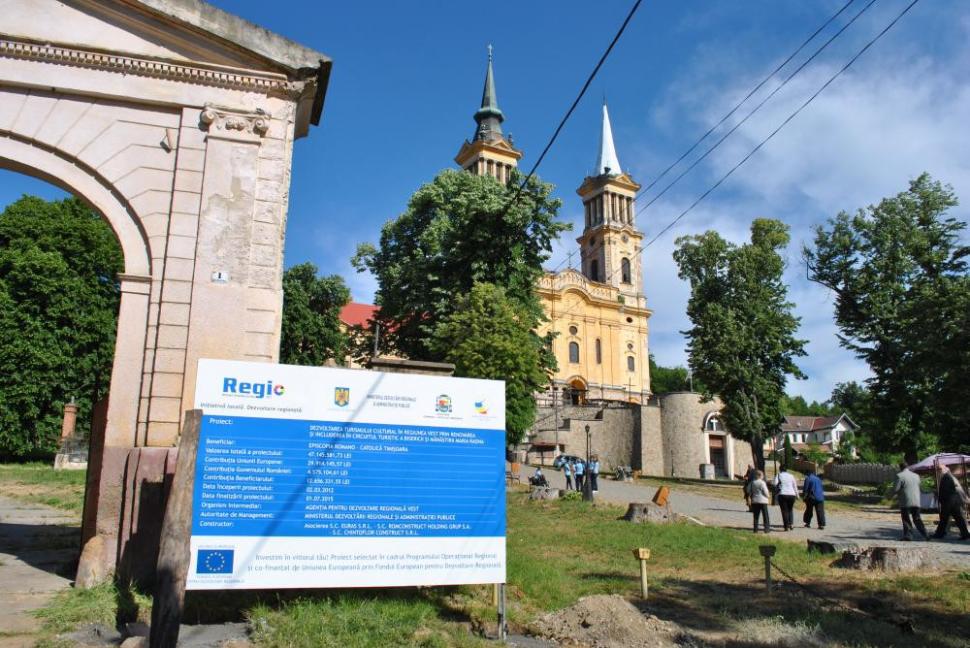 (P) Bazilica şi mănăstirea Maria Radna din judeţul Arad: un loc  de pelerinaj important pentru Europa de Est, restaurat prin Regio 251166