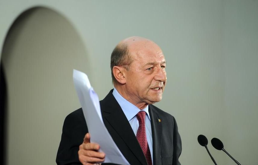 Preşedintele Băsescu a promulgat majorarea salariilor primarilor de la 1 iulie 2014