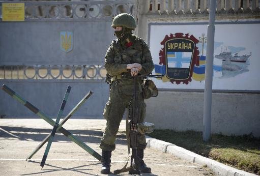 REACŢIA Ucrainei după ce un militar a fost UCIS în Crimeea, într-un atac ARMAT asupra unei unităţi militare
