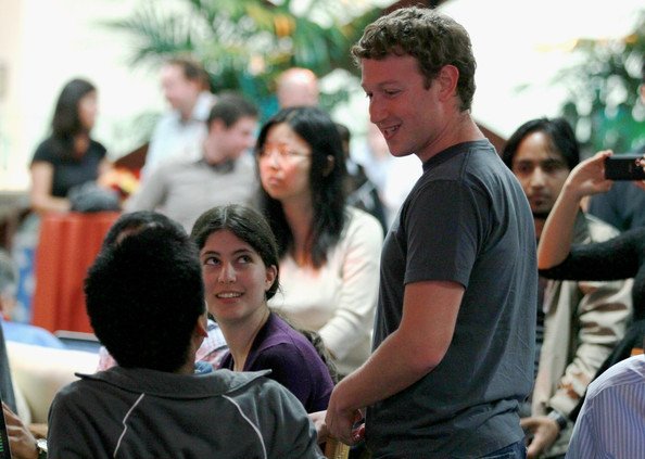 Cât de apreciat este Mark Zuckerberg de angajaţii săi. Rezultatul sondajului, o surpriză NEPLĂCUTĂ pentru fondatorul Facebook