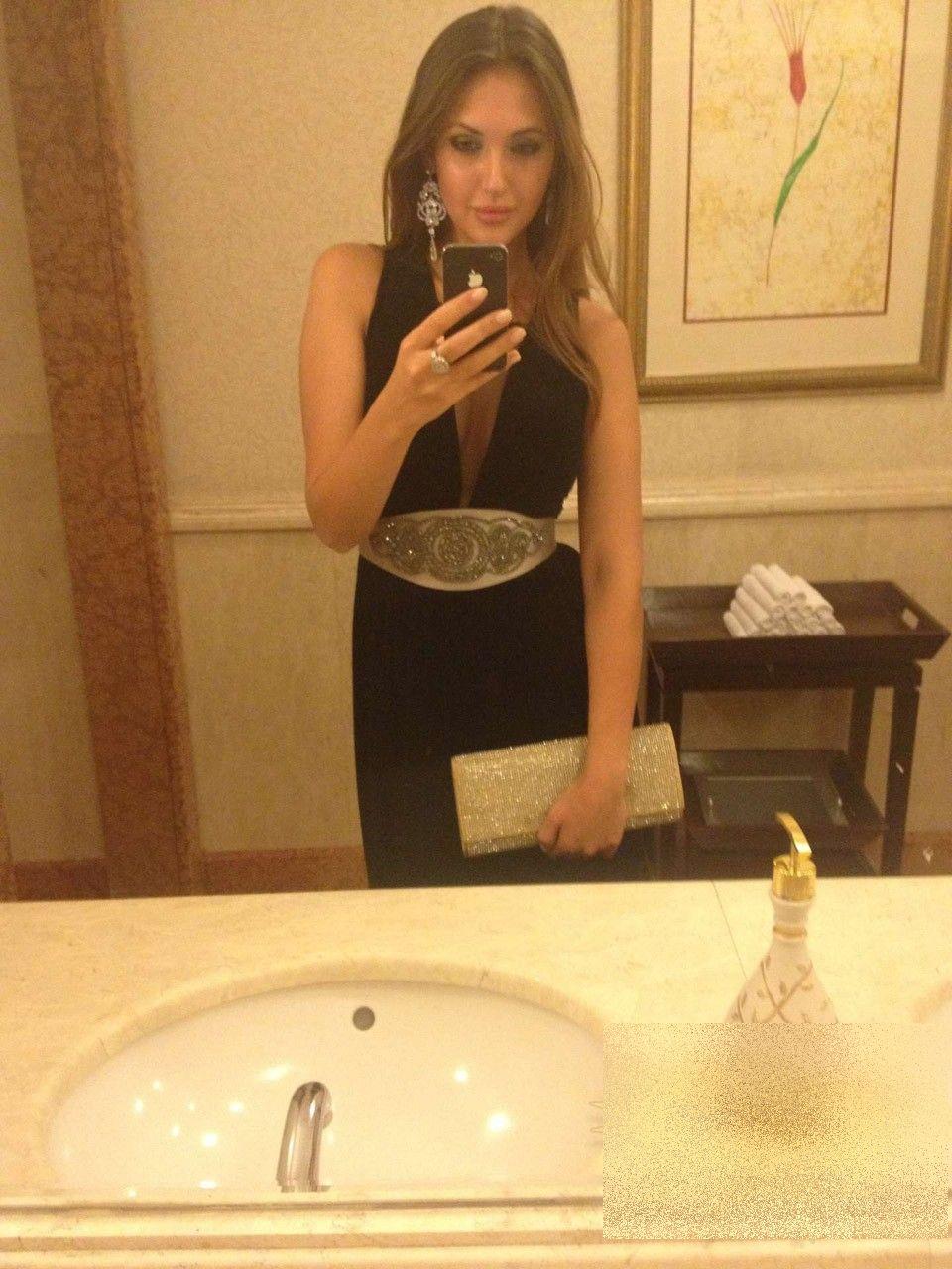 Ce i-a făcut acestei SUPERBE tinere un apropiat de-al lui Vladimir Putin. Nici părinţii n-au mai recunoscut-o 252821