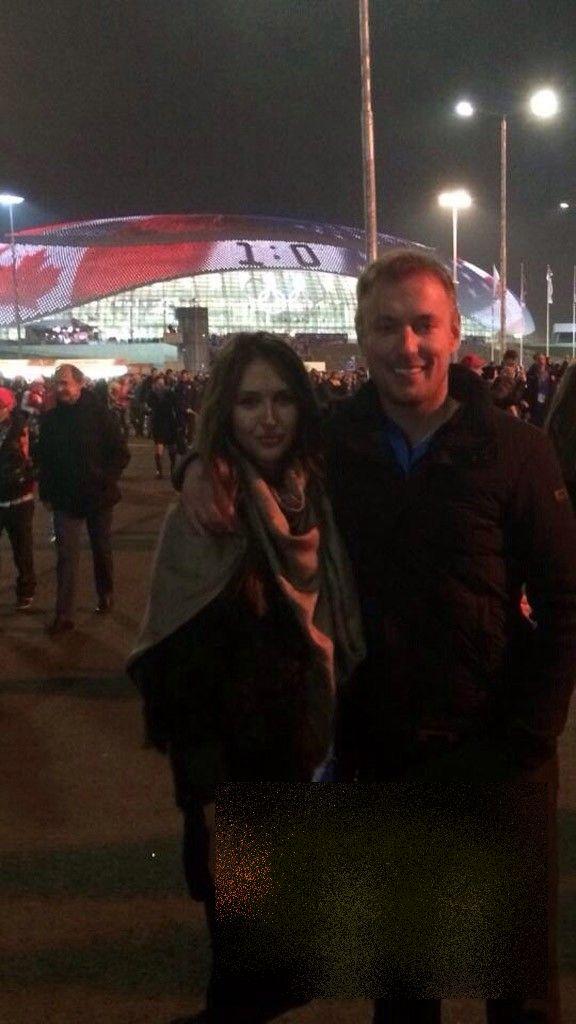 Ce i-a făcut acestei SUPERBE tinere un apropiat de-al lui Vladimir Putin. Nici părinţii n-au mai recunoscut-o 252825