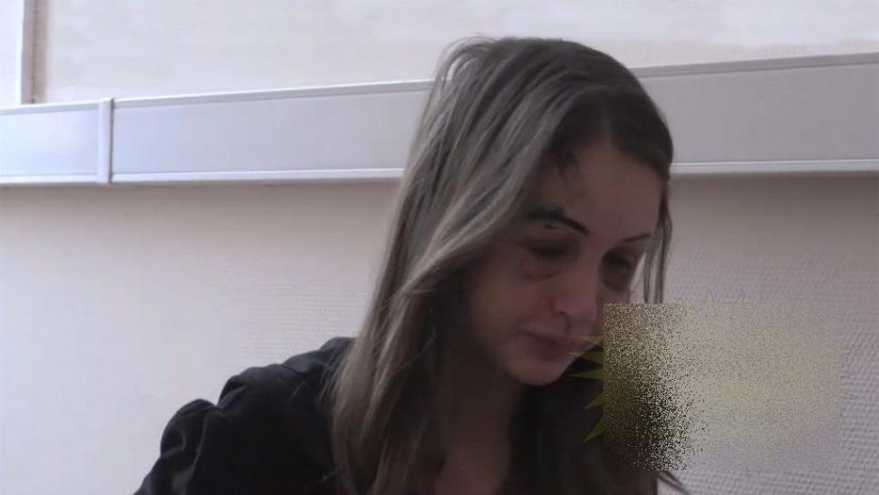 Ce i-a făcut acestei SUPERBE tinere un apropiat de-al lui Vladimir Putin. Nici părinţii n-au mai recunoscut-o 252831