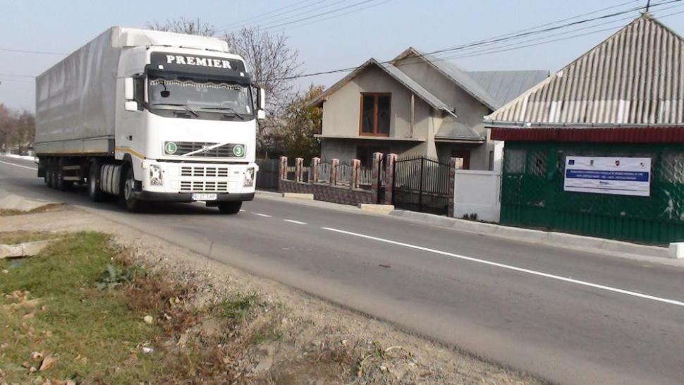 (P) În nordul Moldovei, drumul judeţean 208, reabilitat prin Regio, va aduce creştere economică 252621