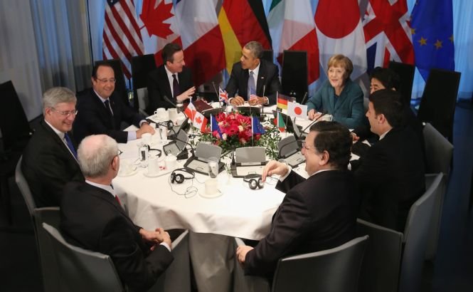 Rusia a fost scoasă de la masa marilor puteri. Lavrov dă o replică tăioasă: &quot;Noi nu ne agăţăm de formatul G8&quot;