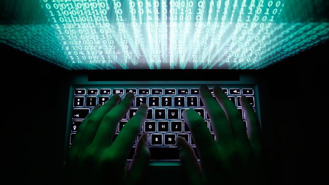 SRI: Trei din primii zece hackeri din lume sunt români