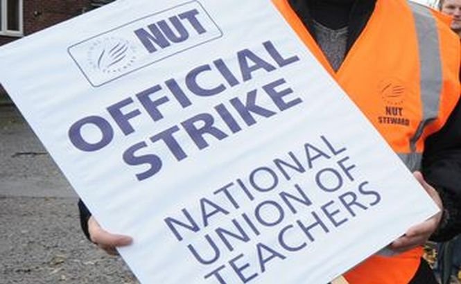 10.000 de şcoli britanice au fost închise din cauza unei greve a profesorilor
