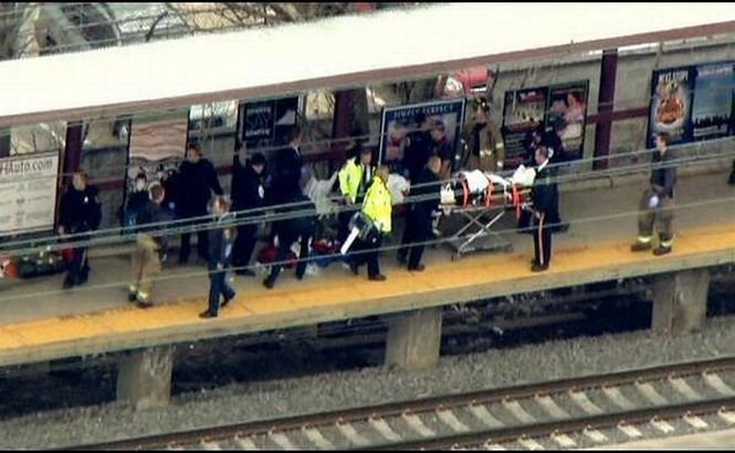 Incident terifiant într-o staţie feroviară din New Jersey. Un om a murit şi alte patru persoane au fost rănite