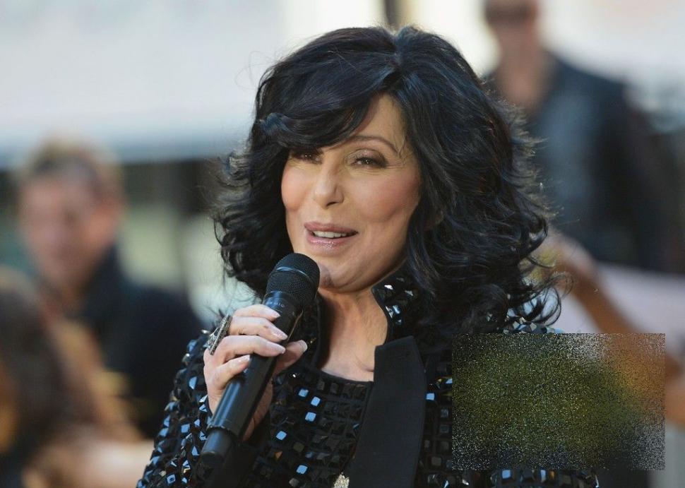 Nici nu vă trece prin cap câţi ani poate avea această femeie. Are trupul unei puştoaice de 20 de ani, dar poate fi STRĂBUNICĂ 253163