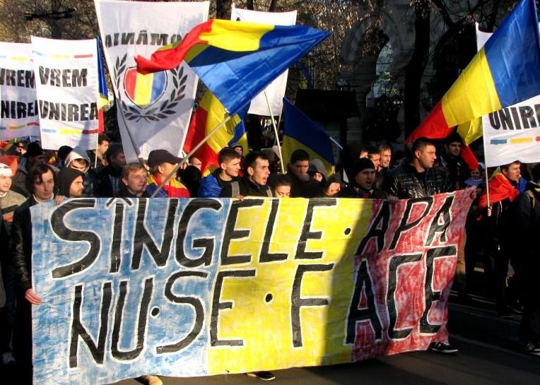 Sondaj în Republica Moldova: O persoană din cinci este sigură că va avea loc unirea cu România