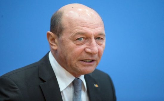 Băsescu: Dacă cineva m-ar ruga să pun ţara pe şine, ca premier, aş face-o, pentru un an, pe contract