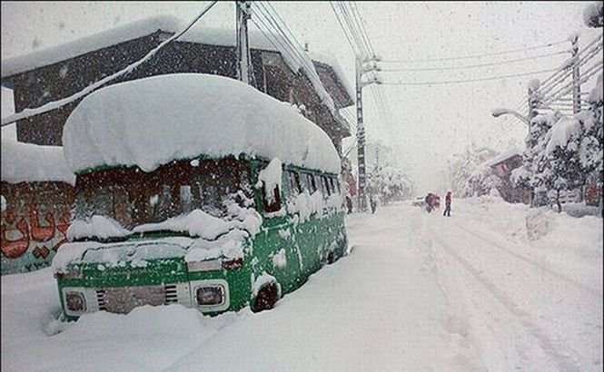O furtună de zăpadă a PARALIZAT nordul Iranului