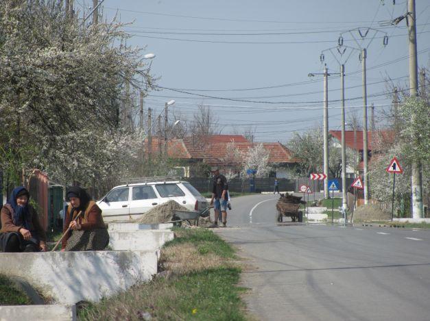 Satul din România care poate intra în Cartea Recordurilor. Şoferii îşi fac cruce când trec pe aici: "N-am mai văzut aşa ceva" 253992